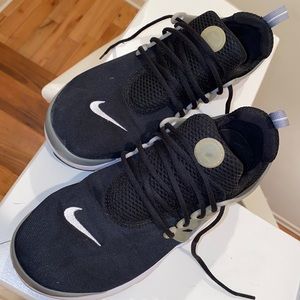 Nike prestos boys size 6Y